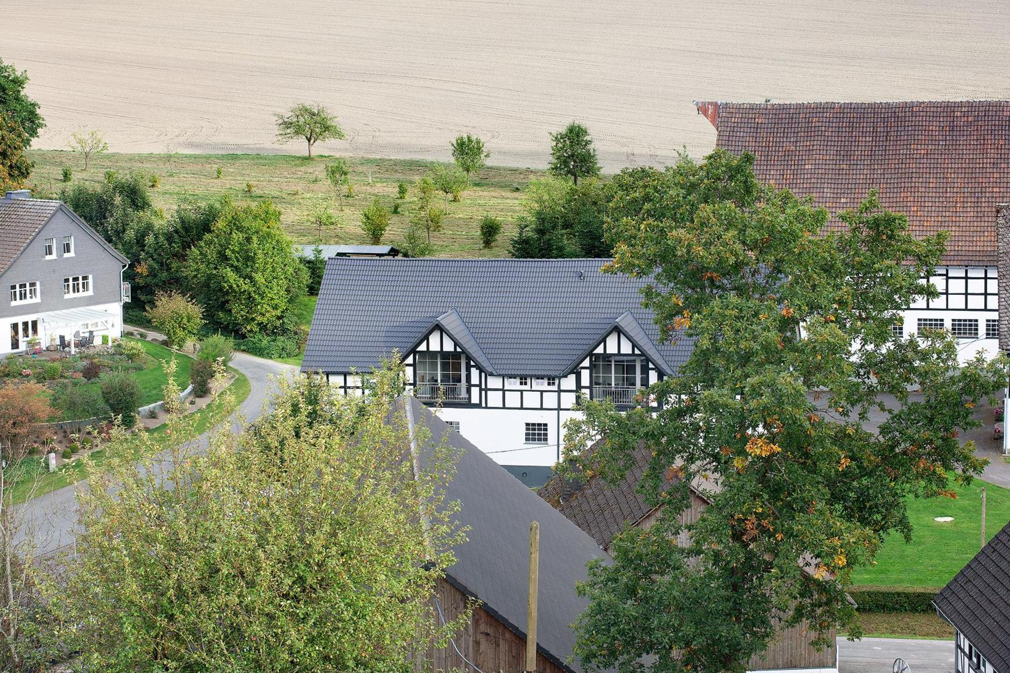 Ferienwohnungen Uebern Hof Schmallenberg Exterior photo